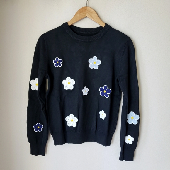 Crewneck Pullover Sweater with Colorful Embroidered Daisy Flowers - Picture 6 of 13